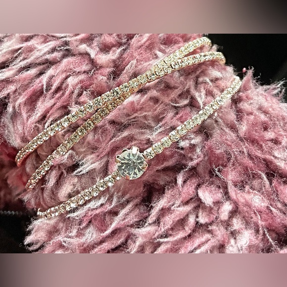WEDDING SPECIAL 🎄 Dainty Rhinestones Bracelet.  Stunning Three Bands - Picture 8 of 12